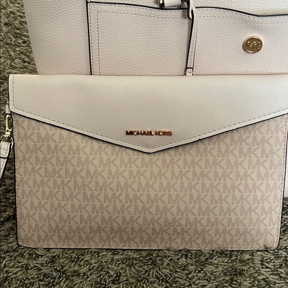 Michael Kors Blush Pink Tote with Two Matching Pouches - Picture 3 of 8